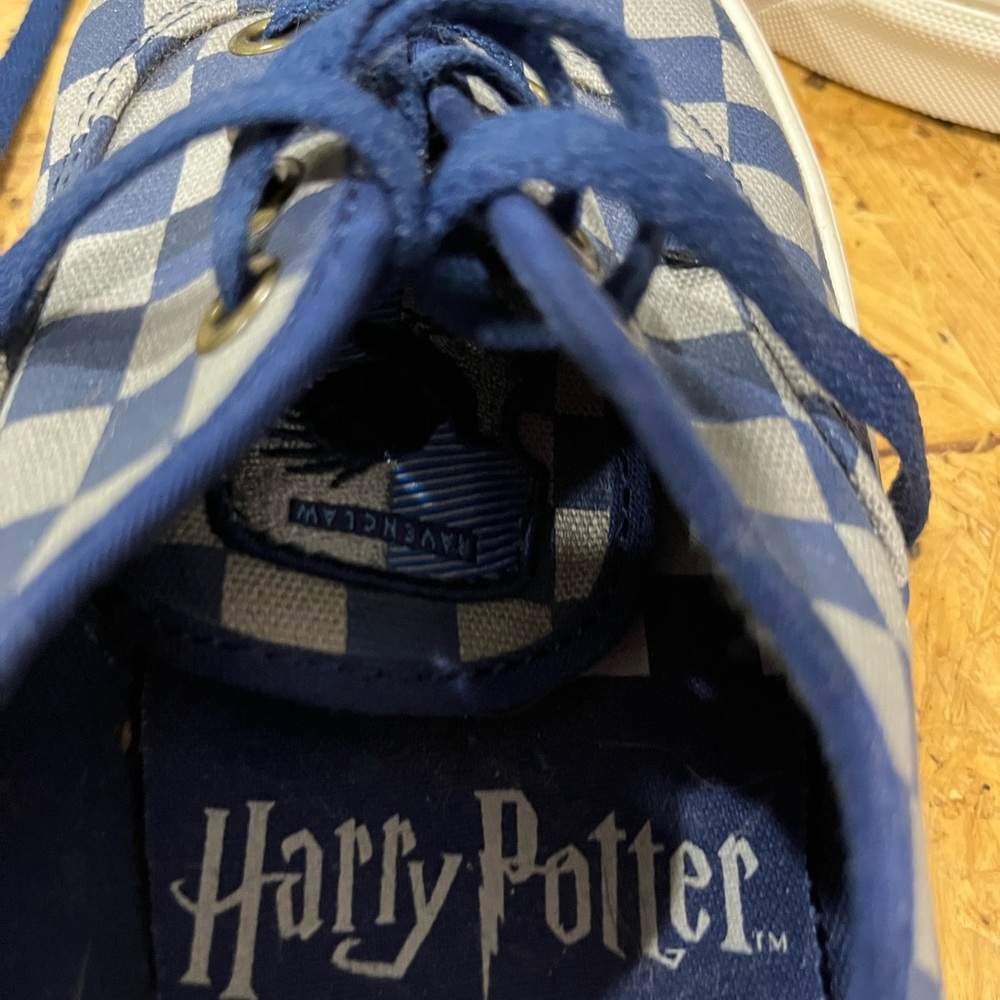 Vans Harry Potter Sneakers six 7.5 only worn a few times